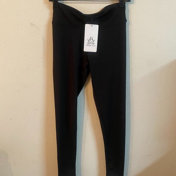 THE FREE YOGA MEDIUM BLACK LEGGINGS - Picture 1 of 2